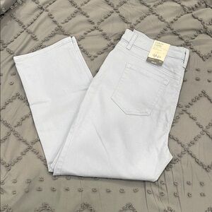 Style & Co Light Blue mid-rise Curvy Capri Jeans size 10